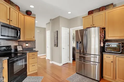 7603 Shannon Lakes Way Indianapolis IN 46217
