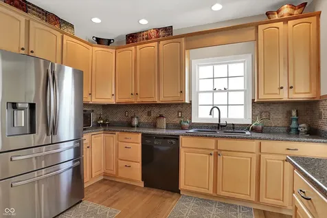 7603 Shannon Lakes Way Indianapolis IN 46217