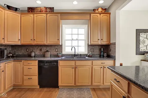 7603 Shannon Lakes Way Indianapolis IN 46217
