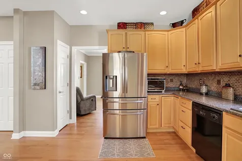 7603 Shannon Lakes Way Indianapolis IN 46217