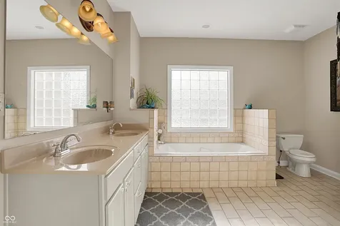 7603 Shannon Lakes Way Indianapolis IN 46217