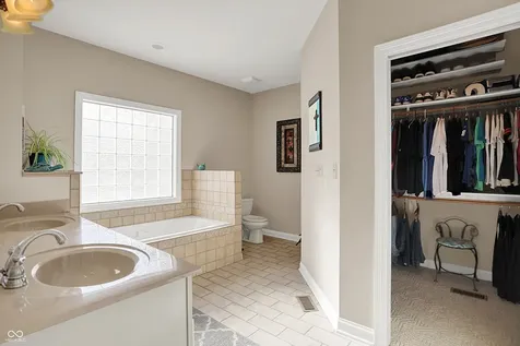 7603 Shannon Lakes Way Indianapolis IN 46217