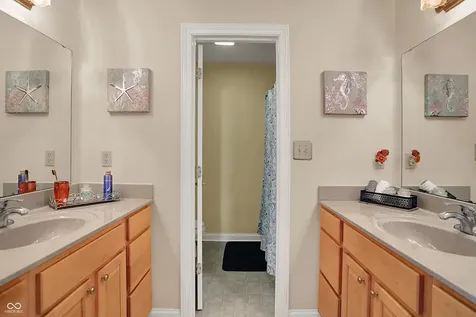 7603 Shannon Lakes Way Indianapolis IN 46217