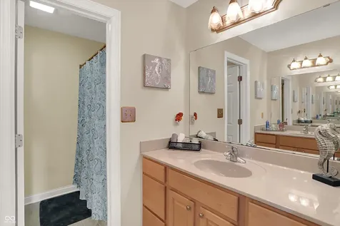 7603 Shannon Lakes Way Indianapolis IN 46217