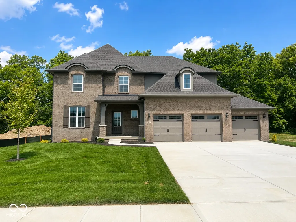 1914 Delp Court Avon IN 46123