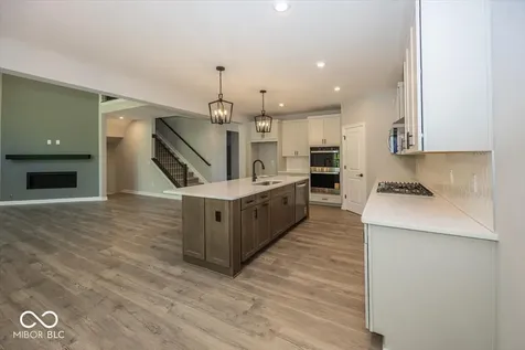 1914 Delp Court Avon IN 46123