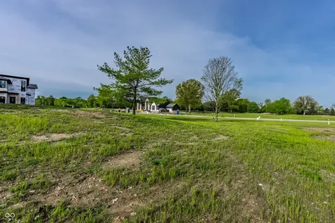 1434 N Asherwood Lane Carmel IN 46032