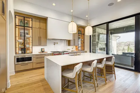 1434 N Asherwood Lane Carmel IN 46032