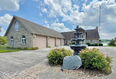 1085 E North Shore Drive Brownstown IN 47220