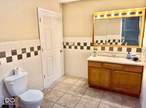 1085 E North Shore Drive Brownstown IN 47220