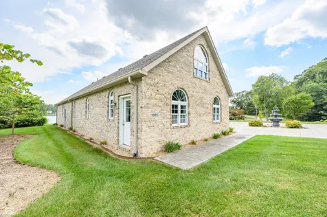 1085 E North Shore Drive Brownstown IN 47220