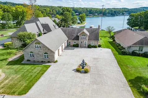1085 E North Shore Drive Brownstown IN 47220
