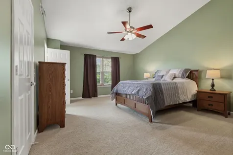 11809 Holbrook Close Fishers IN 46037