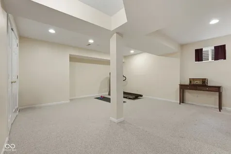 11809 Holbrook Close Fishers IN 46037