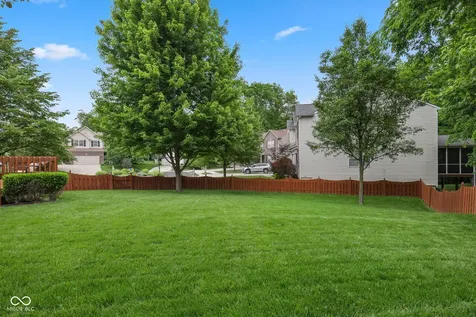 11809 Holbrook Close Fishers IN 46037
