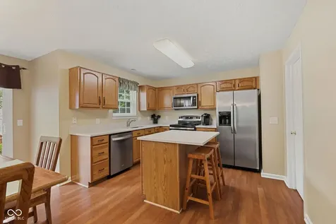 11809 Holbrook Close Fishers IN 46037