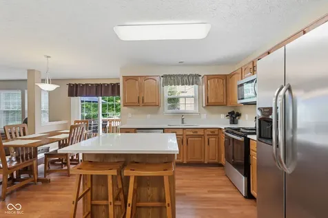 11809 Holbrook Close Fishers IN 46037