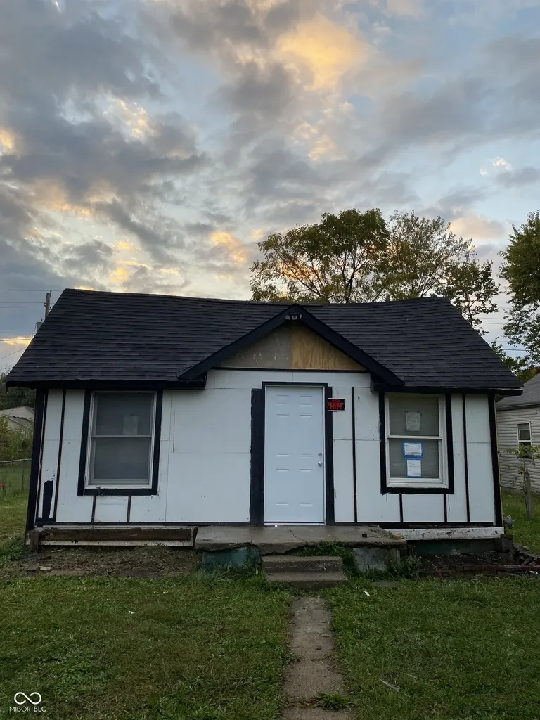 2722 Collier Street Indianapolis IN 46241