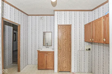 529 N Us Highway 31 Whiteland IN 46184