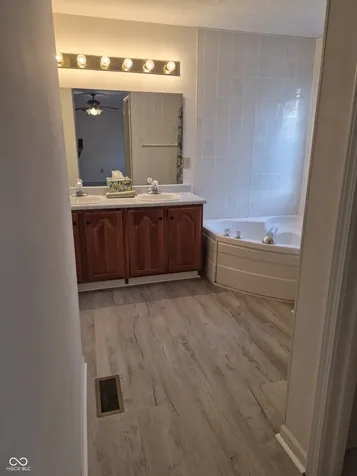 10629 Simsbury Court Indianapolis IN 46236