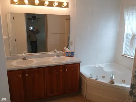 10629 Simsbury Court Indianapolis IN 46236