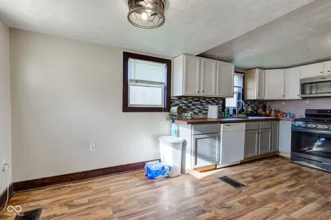 215 N Lincoln Street Galveston IN 46932