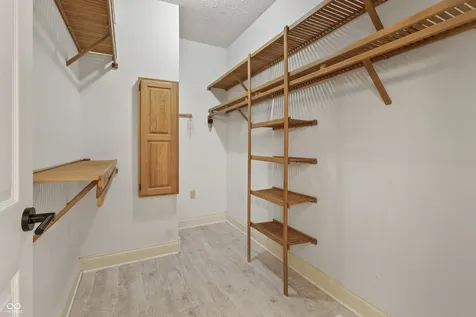 11226 Blackwalnut Point Indianapolis IN 46236