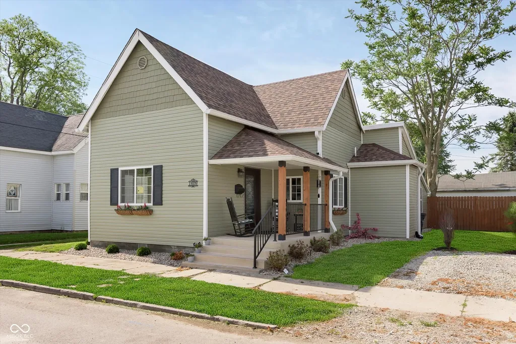 1609 S G Street Elwood IN 46036