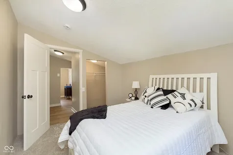 1609 S G Street Elwood IN 46036