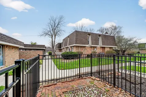 7472 Countrybrook Drive Indianapolis IN 46260