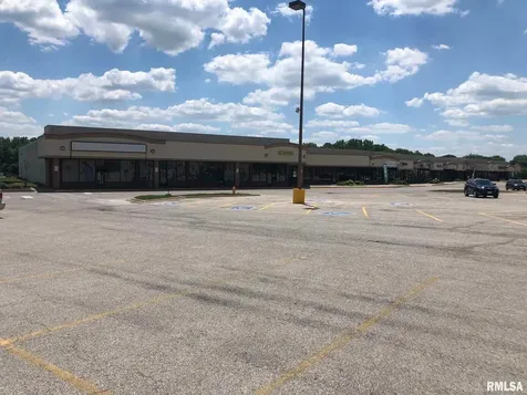 4014 Blackhawk Road Rock Island IL 61201