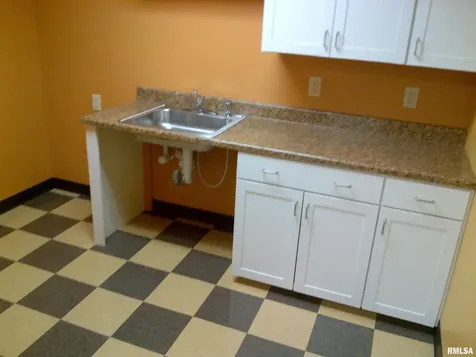 4711 44TH Street Rock Island IL 61201