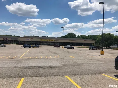 4004 Blackhawk Road Rock Island IL 61201