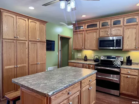 1415 4TH Street Fulton IL 61252