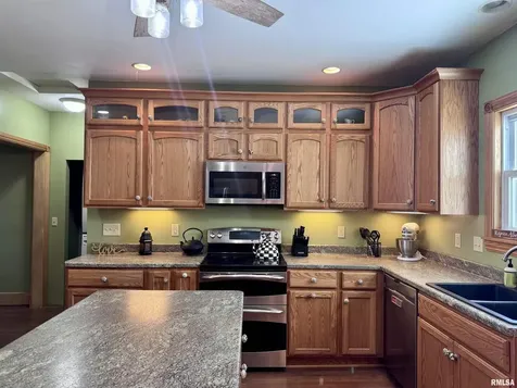 1415 4TH Street Fulton IL 61252