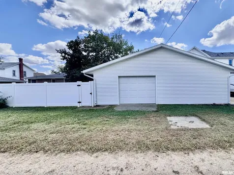 1415 4TH Street Fulton IL 61252