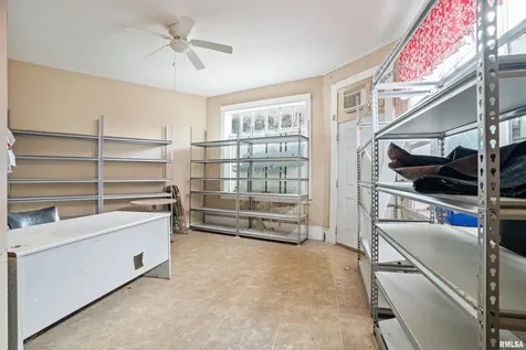 1365 1/2 13TH Avenue East Moline IL 61244