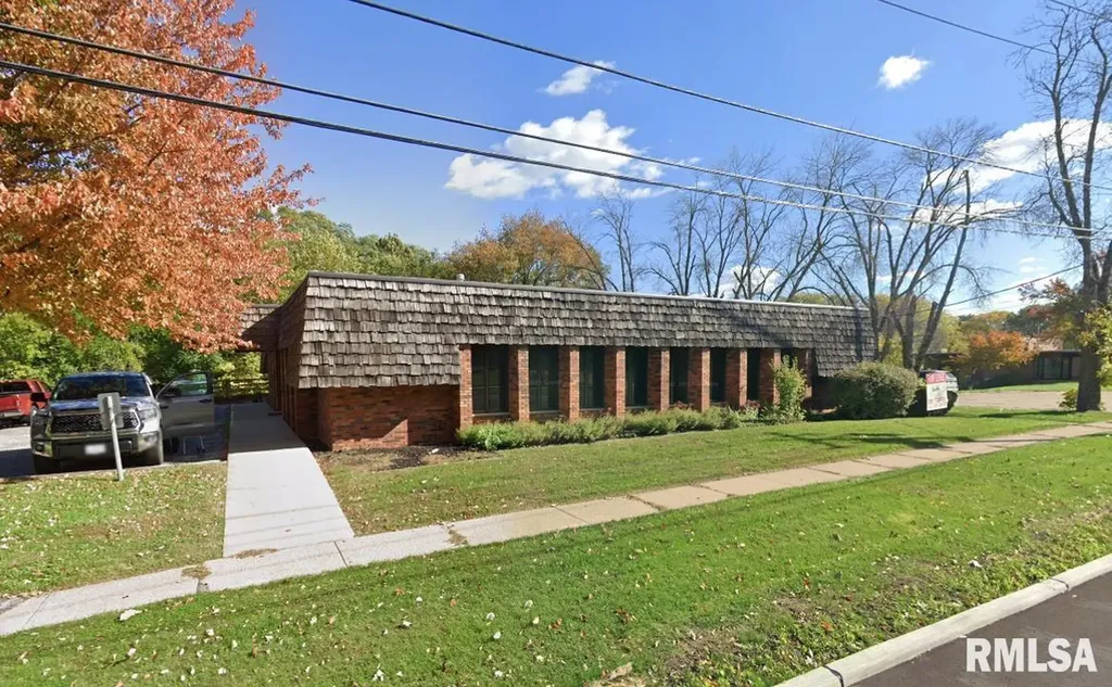 1302 7TH Street Moline IL 61265