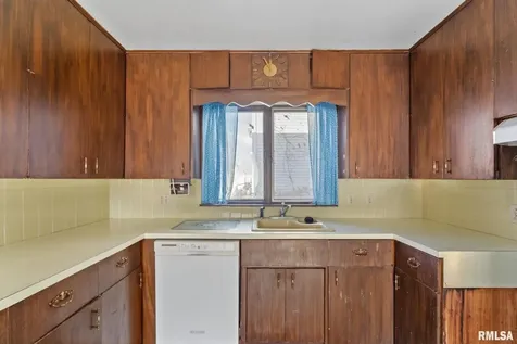 2709 16TH Street Moline IL 61265