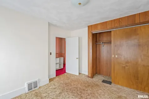 2709 16TH Street Moline IL 61265