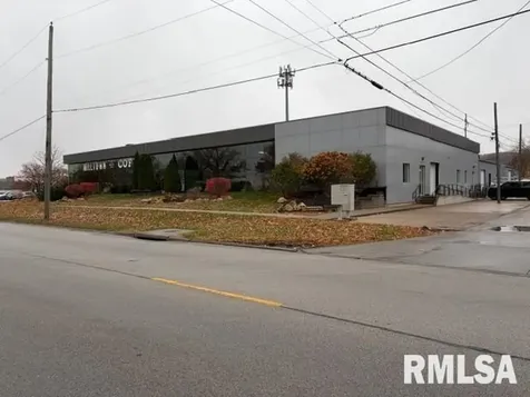 3800 River Drive Moline IL 61265