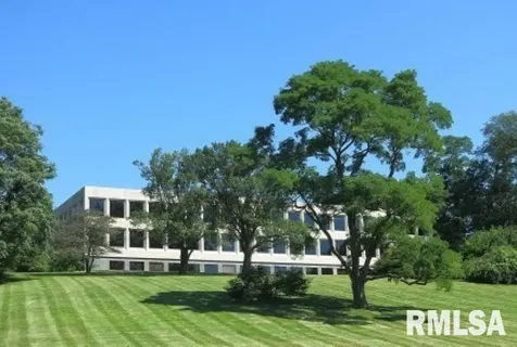 3561 60TH Street Moline IL 61265