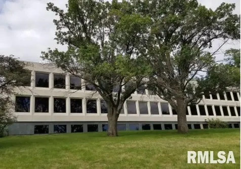 3561 60TH Street Moline IL 61265