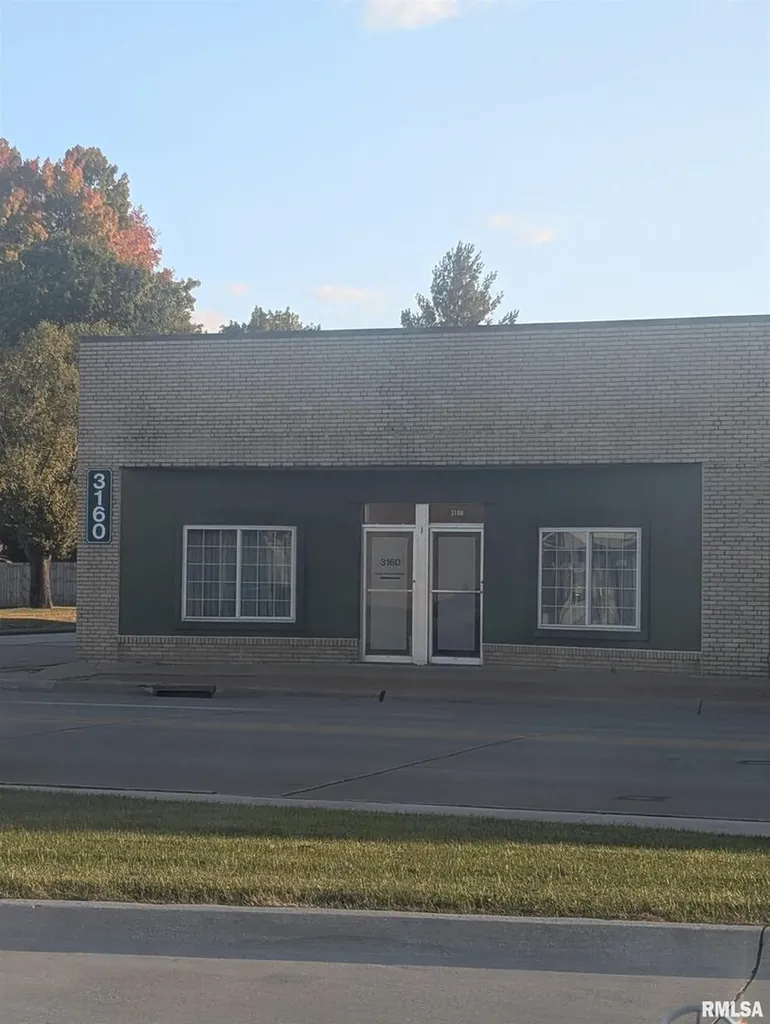 3160 Avenue Of The Cities Avenue Moline IL 61265