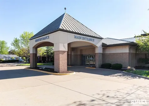 465 Avenue Of The Cities Avenue East Moline IL 61244
