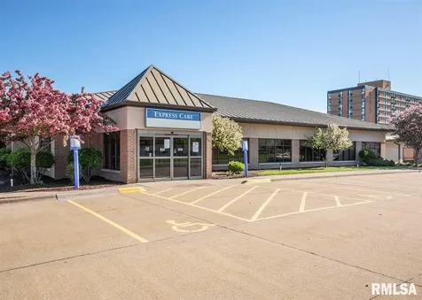 465 Avenue Of The Cities Avenue East Moline IL 61244