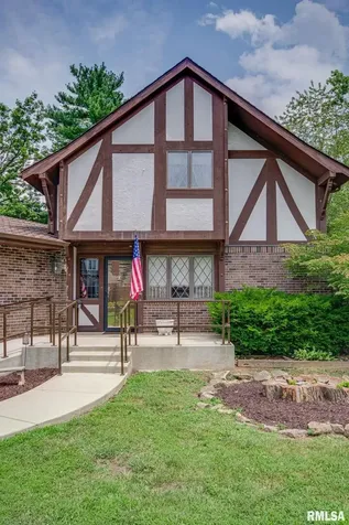 102 Lost Hollow Dr Drive Salem IL 62881