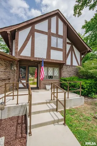 102 Lost Hollow Dr Drive Salem IL 62881
