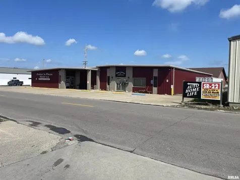 1912 West Rendleman Street Marion IL 62959