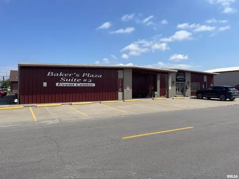 1912 West Rendleman Street Marion IL 62959